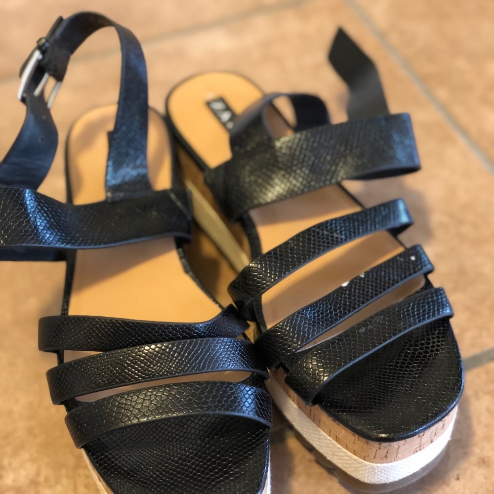 Zara sandals size 9